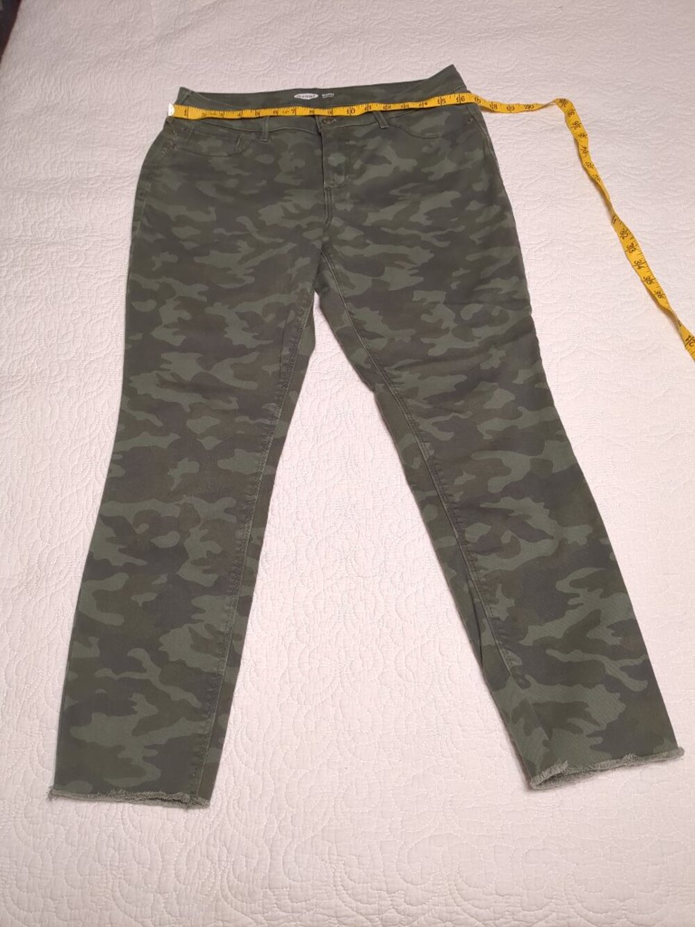 👖💢👖💢👖 Hips 19" Old Navy Camouflage Pants